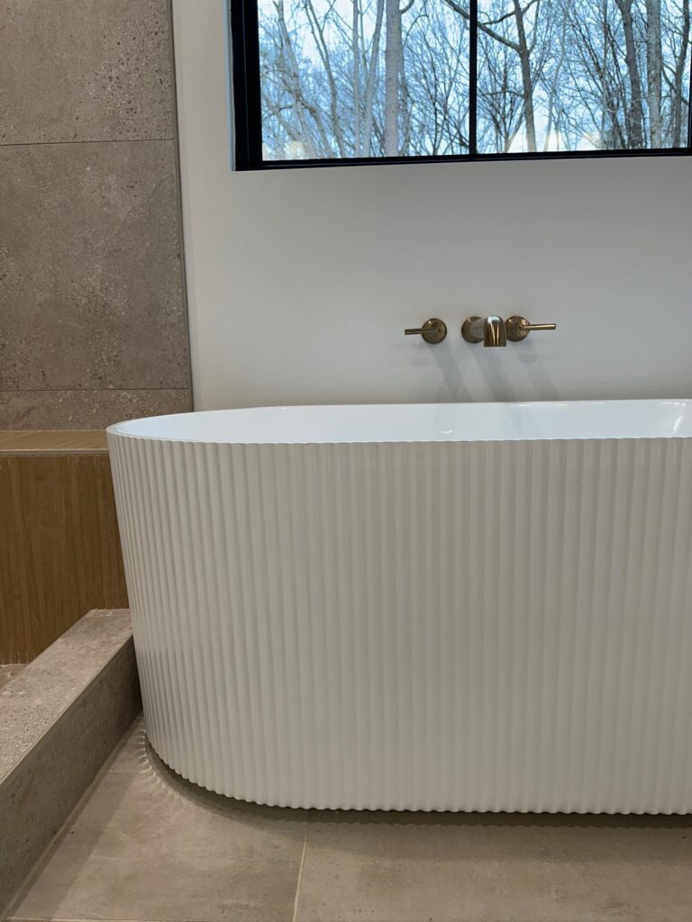 Fluted Soaker Tub