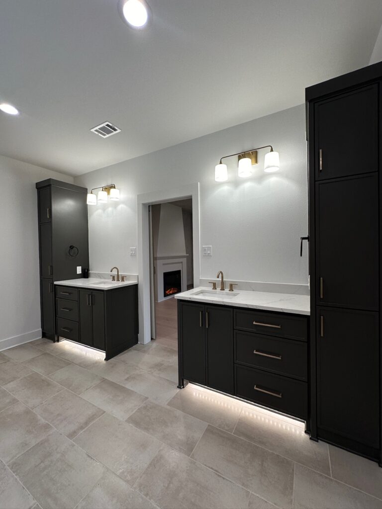 Casa De Diaz Master Bathroom Cabinets